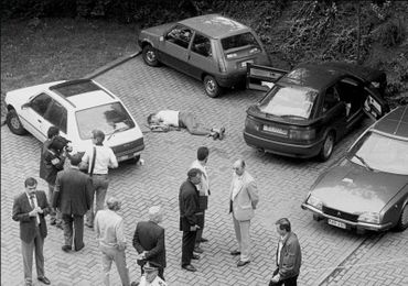 18 juillet 1991, André Cools gît, assassiné par balle, sur un parking liégeois 18 juillet 1991, André Cools gît, assassiné par balle, sur un parking liégeois