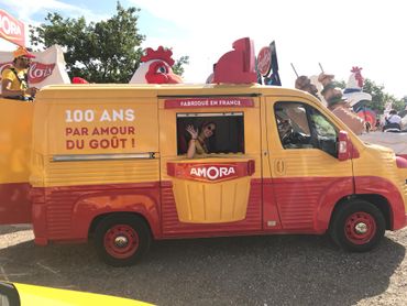 La caravane démarre. La caravane démarre.