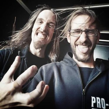 Dirk Verbeuren (Megadeth) et Jonas Sanders (Pro-Pain), deux batteurs belges sur la mainstage du Graspop 2018 Dirk Verbeuren (Megadeth) et Jonas Sanders (Pro-Pain), deux batteurs belges sur la mainstage du Graspop 2018