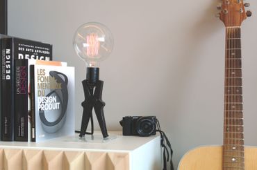 Ambiance déco avec la lampe croco noire Ambiance déco avec la lampe croco noire