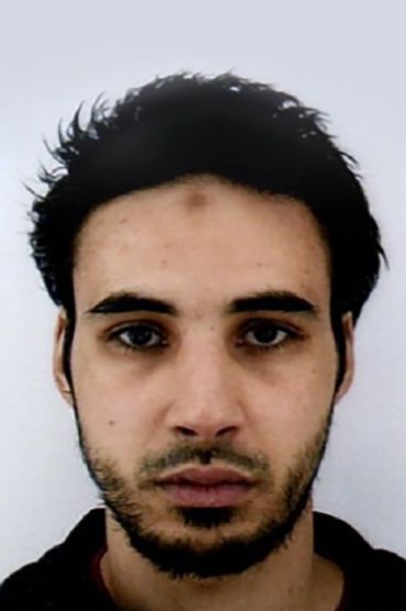 Fusillade à Strasbourg : 24 heures après l'attaque, le tireur de Strasbourg toujours introuvable Fusillade à Strasbourg : 24 heures après l'attaque, le tireur de Strasbourg toujours introuvable