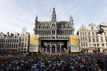 A Bruxelles, 75 000 personnes ont assisté à la présentation des coureurs du Tour de France (photos) A Bruxelles, 75 000 personnes ont assisté à la présentation des coureurs du Tour de France (photos)