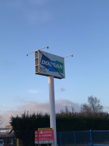 313 personnes ont perdu leur emploi chez Doosan en 2015. 313 personnes ont perdu leur emploi chez Doosan en 2015.