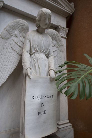 La statue de l'ange qui était censé indiquer l'endroit où serait Emanuela Orlandi La statue de l'ange qui était censé indiquer l'endroit où serait Emanuela Orlandi