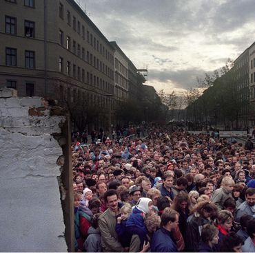 Les 30 ans de la chute du mur de Berlin sur la RTBF Les 30 ans de la chute du mur de Berlin sur la RTBF