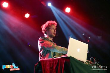 Photos, concerts, direct, vidéos: revivez notre inoubliable soirée de concerts Pure Like on Stage Photos, concerts, direct, vidéos: revivez notre inoubliable soirée de concerts Pure Like on Stage