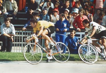 Eddy Merckx a porté le maillot jaune 111 fois au total. Eddy Merckx a porté le maillot jaune 111 fois au total.