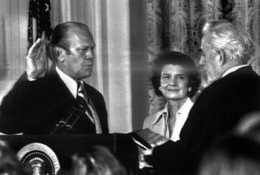 Prestation de serment de Gerald Ford, le 10 août 1974 Prestation de serment de Gerald Ford, le 10 août 1974