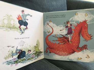 "La pire des princesses" avec Zélie qui préfère vivre libre avec le dragon qu'enfermée avec son prince "crétin", éditions Milan "La pire des princesses" avec Zélie qui préfère vivre libre avec le dragon qu'enfermée avec son prince "crétin", éditions Milan