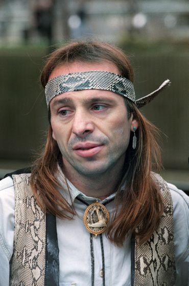 Alain Robert devant l'immeuble Gan à Paris (184 mètres) en 1994 Alain Robert devant l'immeuble Gan à Paris (184 mètres) en 1994