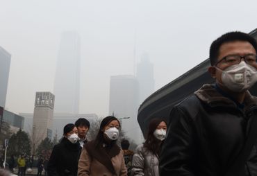 Le premier émetteur mondial (environ 1/4 des émissions) s'est engagé, pour la première fois, à plafonner ses émissions de gaz à effet de serre. Le premier émetteur mondial (environ 1/4 des émissions) s'est engagé, pour la première fois, à plafonner ses émissions de gaz à effet de serre.
