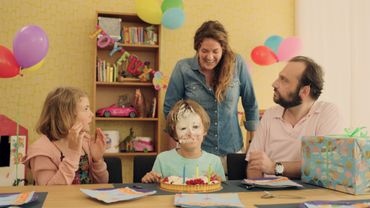 "1 semaine sur 2" : la mini-série humoristique et irrévérencieuse à dévorer en famille "1 semaine sur 2" : la mini-série humoristique et irrévérencieuse à dévorer en famille