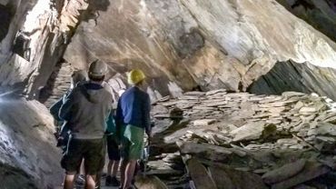 Du schiste à l'ardoise... Visitez l'ardoisière de Alle-sur-Semois en compagnie d'un guide ! Du schiste à l'ardoise... Visitez l'ardoisière de Alle-sur-Semois en compagnie d'un guide !