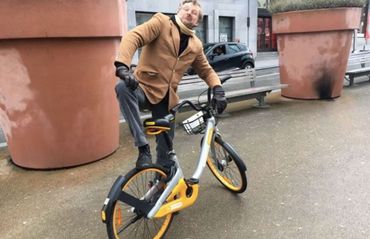 Freddy Tougaux teste les vélos partagés bruxellois Freddy Tougaux teste les vélos partagés bruxellois