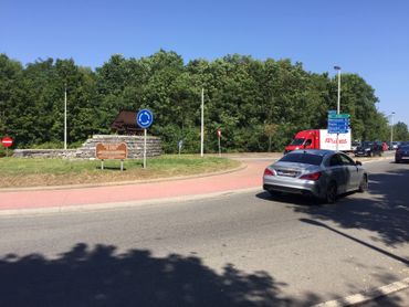 C'est près de ce rond-point que Marie (Corine) Bastide a été retrouvée C'est près de ce rond-point que Marie (Corine) Bastide a été retrouvée