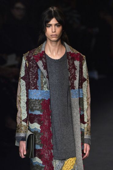 Le manteau en patchwork de Valentino - Collection prêt-à-porter automne-hiver 2015-2016 Le manteau en patchwork de Valentino - Collection prêt-à-porter automne-hiver 2015-2016