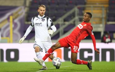 Pro League : Anderlecht et le Standard se neutralisent au terme d'un Clasico insipide Pro League : Anderlecht et le Standard se neutralisent au terme d'un Clasico insipide
