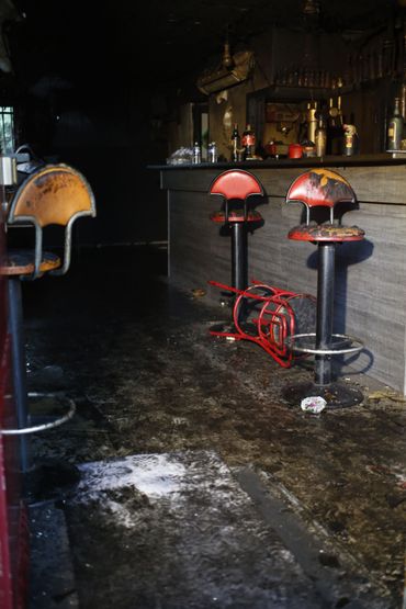 L'incendie s'est déclaré aux alentours de minuit. L'incendie s'est déclaré aux alentours de minuit.