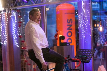 Eddy Merckx n'a pas hésité à mouiller la chemise au profit de Viva for Life ! Eddy Merckx n'a pas hésité à mouiller la chemise au profit de Viva for Life !