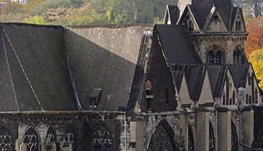 La toiture de Sainte-Croix, bientôt à l'abri des outrages d'un temps millénaire La toiture de Sainte-Croix, bientôt à l'abri des outrages d'un temps millénaire