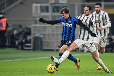 Nicolo Barella et Adrien Rabiot Nicolo Barella et Adrien Rabiot