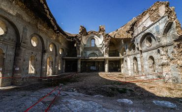 L'église syriaque catholique de l'Immaculée Conception (al-Tahira) dans la vieille ville de Mossoul, au nord de l'Irak, qui est restée dans un état de dévastation depuis les batailles pour évincer les islamistes. Le pape François devrait venir y prier lors de sa visite officielle. L'église syriaque catholique de l'Immaculée Conception (al-Tahira) dans la vieille ville de Mossoul, au nord de l'Irak, qui est restée dans un état de dévastation depuis les batailles pour évincer les islamistes. Le pape François devrait venir y prier lors de sa visite officielle.