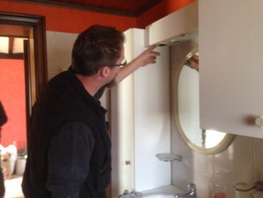 La salle de bain, lieu "à risque" par excellence, pour les habitants La salle de bain, lieu "à risque" par excellence, pour les habitants