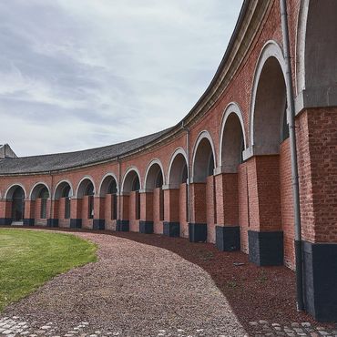 Le Grand-Hornu est l’un des plus beaux sites européens d’archéologie industrielle du 19ème siècle! Il est inscrit au patrimoine mondial de l’humanité par l’UNESCO Le Grand-Hornu est l’un des plus beaux sites européens d’archéologie industrielle du 19ème siècle! Il est inscrit au patrimoine mondial de l’humanité par l’UNESCO