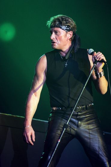 Johnny Hallyday Ses Looks Mythiques Source D Inspiration Pour Toute Une Generation