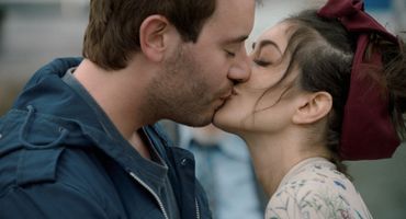 "Un Profil pour deux" : Pierre Richard se retrouve dans un sacré triangle amoureux ! "Un Profil pour deux" : Pierre Richard se retrouve dans un sacré triangle amoureux !