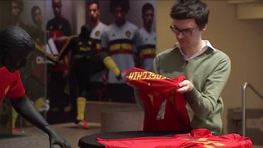 Pouvez-vous faire la différence entre le maillot officiel des Diables et sa copie? Pouvez-vous faire la différence entre le maillot officiel des Diables et sa copie?