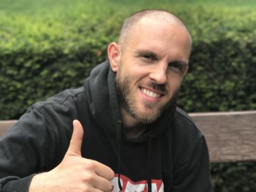 "On touche un euro toutes les 6000 ou 7000 vues, donc ça ne permet pas du tout d’en vivre", explique Jonathan. "On touche un euro toutes les 6000 ou 7000 vues, donc ça ne permet pas du tout d’en vivre", explique Jonathan.