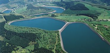La centrale hydro-électrique de pompage de Coo : une centrale d’accumulation d’énergie par pompage de nuit unique en Belgique. La centrale hydro-électrique de pompage de Coo : une centrale d’accumulation d’énergie par pompage de nuit unique en Belgique.