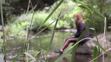 Aujourd’hui, 7 ans plus tard, Laura veut des réponses : " Je veux savoir pourquoi personne n’a fait le pas de venir me sauver ". Devoir d'enquête l’a suivie durant sa quête.
Aujourd’hui, 7 ans plus tard, Laura veut des réponses : " Je veux savoir pourquoi personne n’a fait le pas de venir me sauver ". Devoir d'enquête l’a suivie durant sa quête.