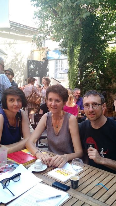 Les auteurs Laurence Vielle, Christine Van Acker et Rémi Pons au Théâtre des Doms à Avignon Les auteurs Laurence Vielle, Christine Van Acker et Rémi Pons au Théâtre des Doms à Avignon