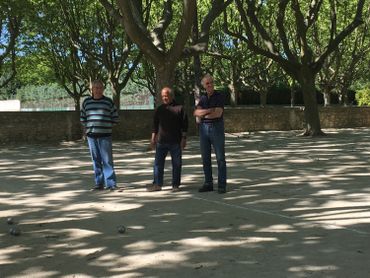 Joueurs de pétanque à Beaucaire Joueurs de pétanque à Beaucaire
