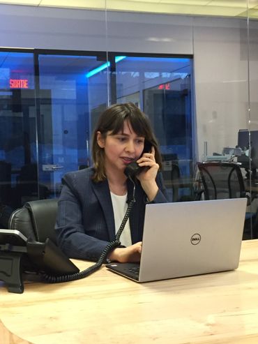 Natacha Mignon a reçu beaucoup d’appels de candidats à l’immigration inquiets. Elle les rassure, tous ne sont pas concernés et ceux qui le sont pourront peut-être rester au Québec. Natacha Mignon a reçu beaucoup d’appels de candidats à l’immigration inquiets. Elle les rassure, tous ne sont pas concernés et ceux qui le sont pourront peut-être rester au Québec.