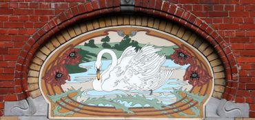 Les maisons et bâtiments construits entre 1903 et 1913 sont inspirées du monde végétal ou géométrique Les maisons et bâtiments construits entre 1903 et 1913 sont inspirées du monde végétal ou géométrique