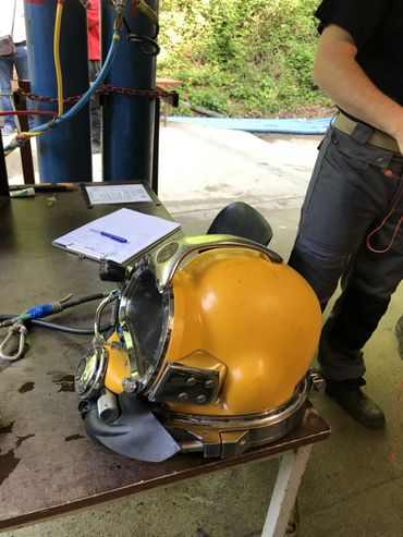 Scaphandrier, un métier que l'on apprend à Dinant Scaphandrier, un métier que l'on apprend à Dinant