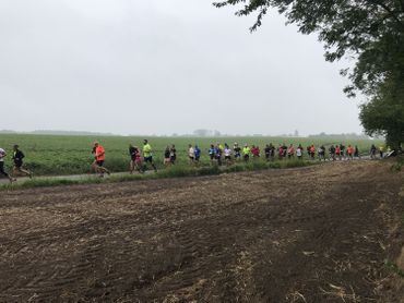 Un parcours champêtre, légèrement vallonné, attendant les participants. Un parcours champêtre, légèrement vallonné, attendant les participants.