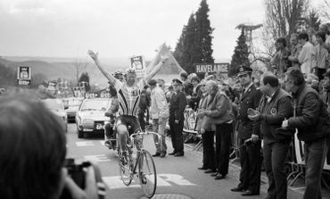 Laurent Fignon, vainqueur au sommet du Mur de Huy en 1986 Laurent Fignon, vainqueur au sommet du Mur de Huy en 1986