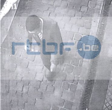 Attentat au Musée juif: les images exclusives du tireur en repérage Attentat au Musée juif: les images exclusives du tireur en repérage