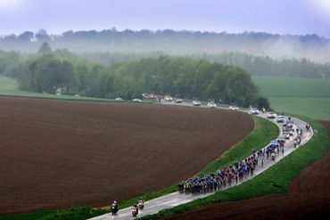 Le peloton du Giro travers la Wallonie Le peloton du Giro travers la Wallonie