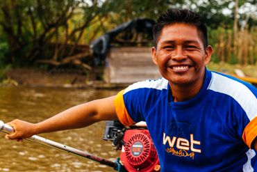 Robinson est comblé à Puerto Nariño. Pour lui, l'Amazonie leur donne tout ! Robinson est comblé à Puerto Nariño. Pour lui, l'Amazonie leur donne tout !