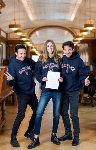 Chiara Ferragni en visite à la Business School d'Harvard pour y parler du succès économique de sa marque de chaussures et la monétisation de son blog Chiara Ferragni en visite à la Business School d'Harvard pour y parler du succès économique de sa marque de chaussures et la monétisation de son blog