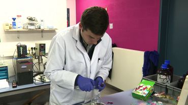 Dr. julien Echterbille, Celabor, au départment de chimie analytique. Dr. julien Echterbille, Celabor, au départment de chimie analytique.