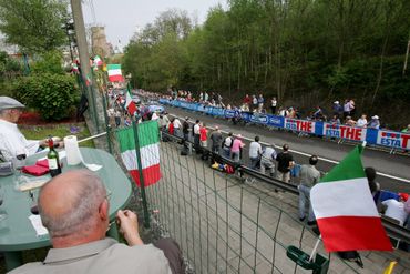 Des spectateurs profitent du spectacle à Seraing Des spectateurs profitent du spectacle à Seraing