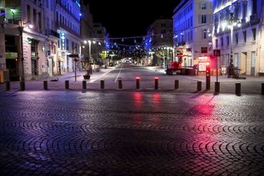 Coronavirus en France : première soirée de couvre-feu, "Il est 21h00. Merci de rentrer chez vous" Coronavirus en France : première soirée de couvre-feu, "Il est 21h00. Merci de rentrer chez vous"