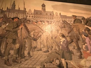 Ce tableau au War Memorial Museum représente la libération de Mons le 10 novembre 1918 Ce tableau au War Memorial Museum représente la libération de Mons le 10 novembre 1918