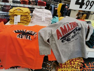 "Râleuse", "Madame je sais tout", "Monsieur génial": les t-shirts pour enfants sont-ils sexistes? "Râleuse", "Madame je sais tout", "Monsieur génial": les t-shirts pour enfants sont-ils sexistes?